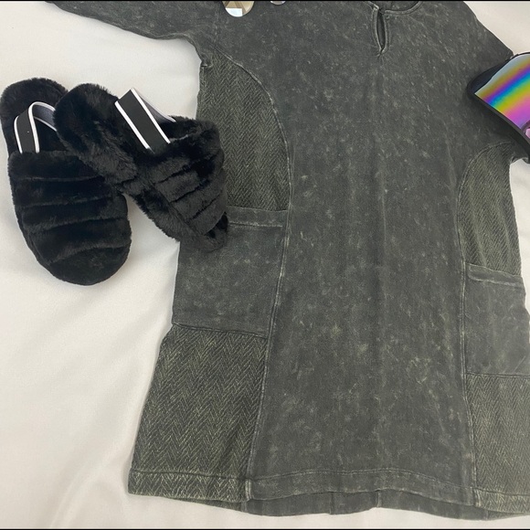 **BRAND NEW** Women’s oversized dress - Picture 8 of 9